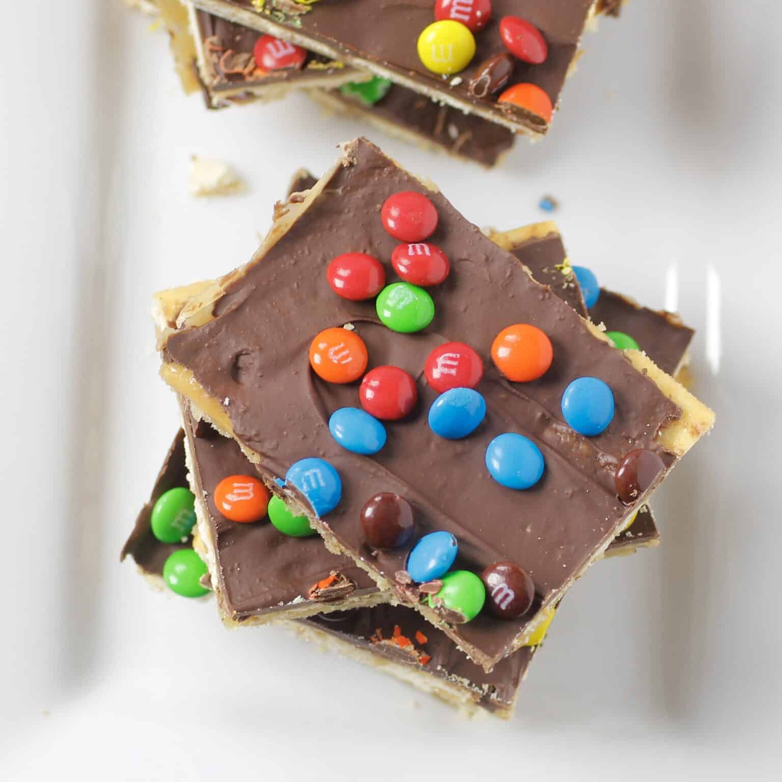 Easy To Make Saltine Toffee Bars - Cooking Up Memories