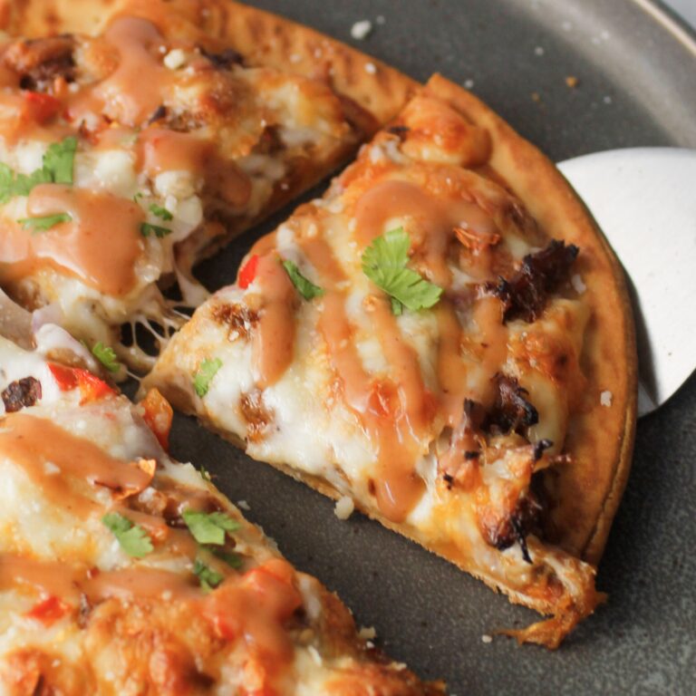 Easy BBQ Pulled Pork Flatbread Pizza Recipe