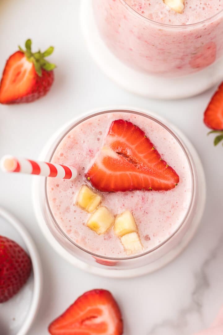 Strawberry Banana Smoothies without Yogurt - Cooking Up Memories