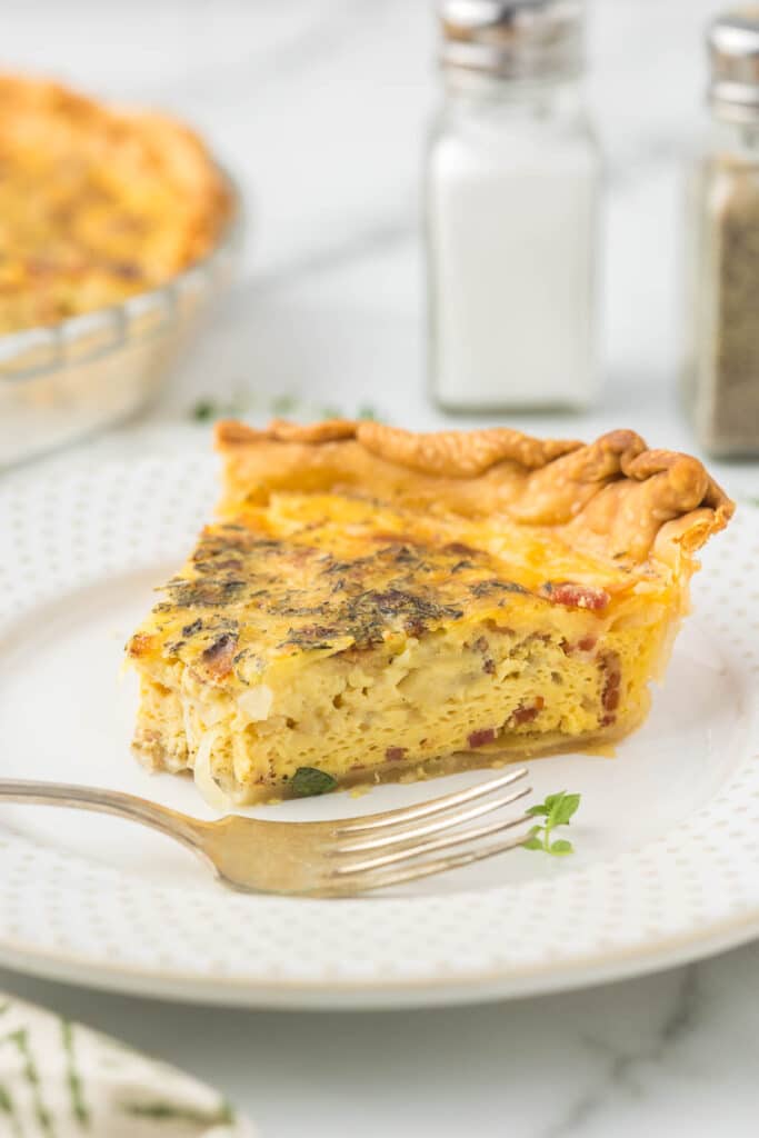 Caramelized Onion and Bacon Quiche Recipe - Cooking Up Memories